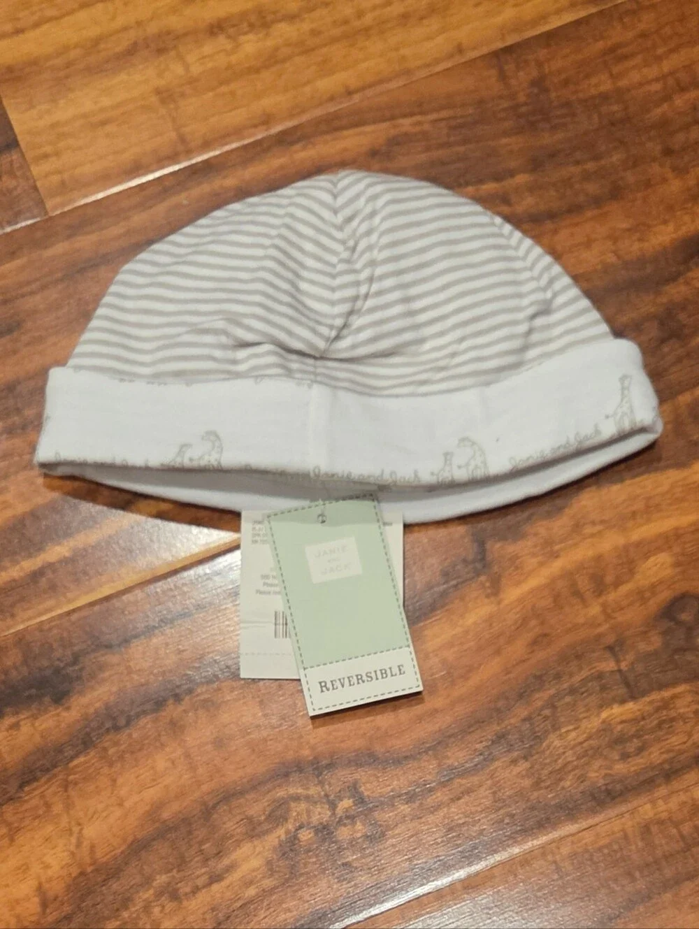 Janie and Jack EUC/NWT 6-12 Months Giraffe Print Bodysuit and Reversible Hat